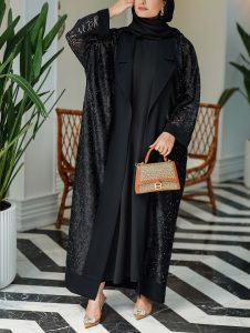 مانتو مشکی احلام