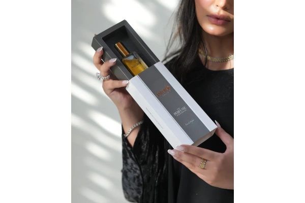 عطر معروف زنانه استریا